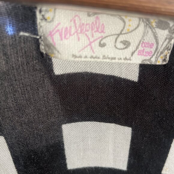 Black & White FREE People Kimono - Never Worn- Great for Coverup - Picture 9 of 9